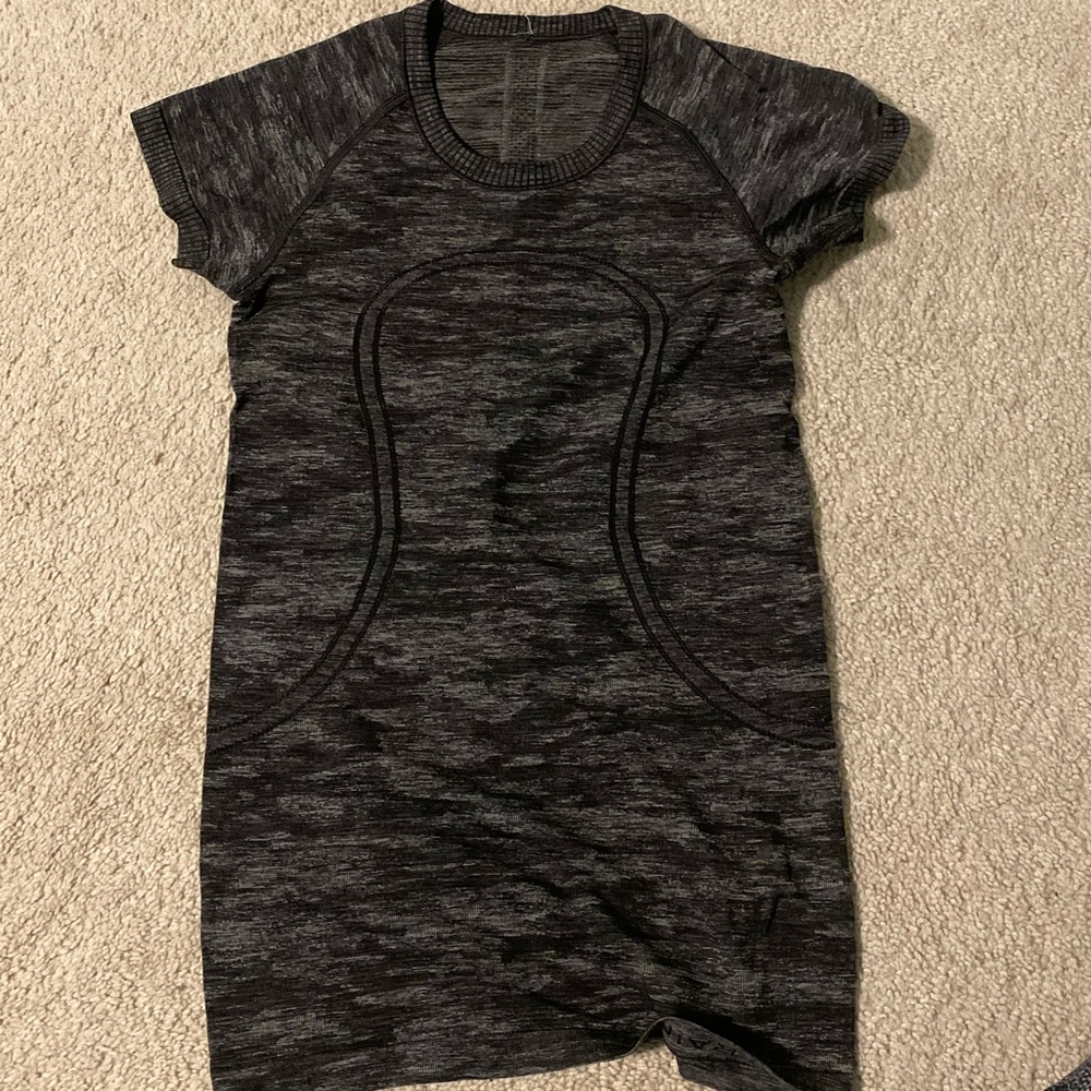 Killer Lululemon Swiftly Tech Tee